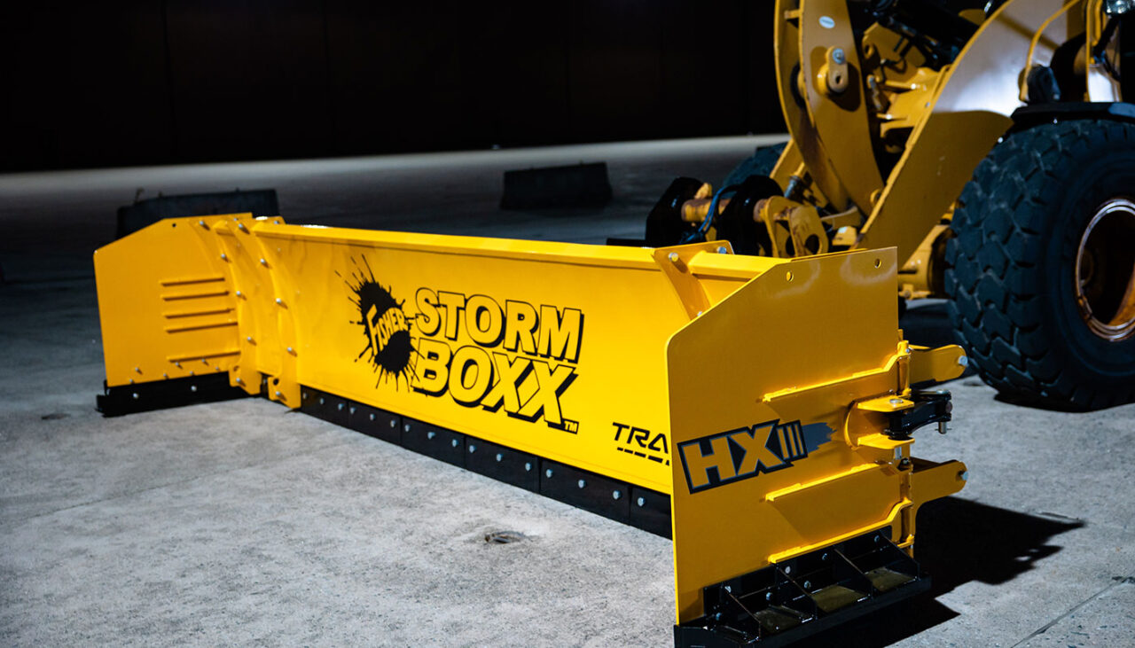 FISHER STORM BOXX HX hydraulic wings and trace edge technology